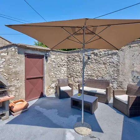 Apartament In 41909